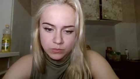 barbie___girl online show from March 14, 7:29 pm