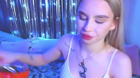 Snapshot of barbieee_doll chatting on December 13, 8:36 pm Eva online show from December 13, 8:36 pm