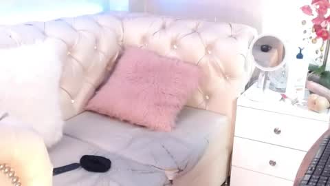 barbiefox_ online show from May 1, 12:59 am