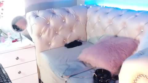 barbiefox_ online show from July 14, 2:05 am
