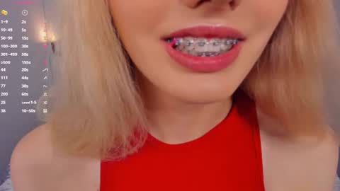 Mia online show from June 15, 3:04 pm