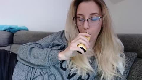 Lena online show from May 4, 4:46 pm