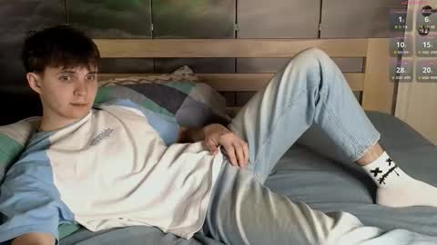 Snapshot of barrett_terrs chatting on October 13, 2:35 am Barr online show from October 13, 2:35 am