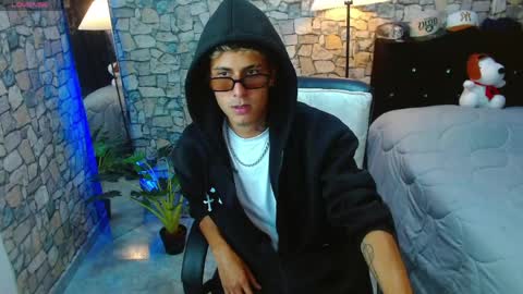 Bastian online show from May 4, 11:44 pm