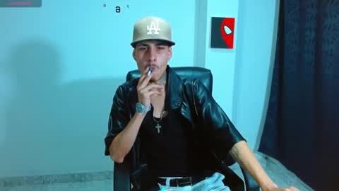 Snapshot of bastiaan_28 chatting on September 19, 3:54 am Bastian online show from September 19, 3:54 am