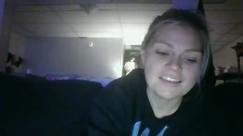 Baylee online show from November 20, 6:23 am