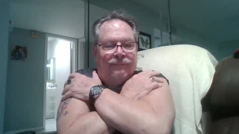 Snapshot of bbb1952 chatting on September 29, 4:39 pm Single Grandpa in Florida. Love to C2C and have Fun Privately online show from September 29, 4:39 pm