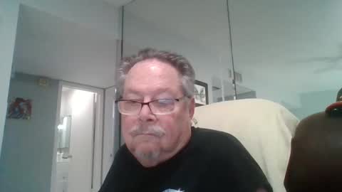 Snapshot of bbb1952 chatting on October 8, 2:01 pm Single Grandpa in Florida. Love to C2C and have Fun Privately online show from October 8, 2:01 pm