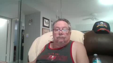 Snapshot of bbb1952 chatting on October 28, 2:40 pm Single Grandpa in Florida. Love to C2C and have Fun Privately online show from October 28, 2:40 pm