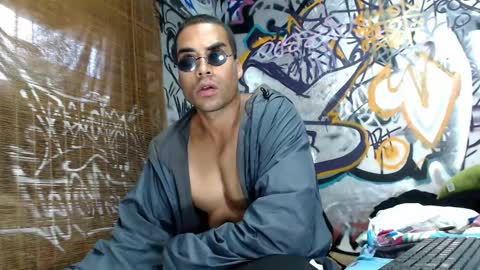 Snapshot of bbc_monster1 chatting on March 1, 3:38 pm Justin online show from March 1, 3:38 pm