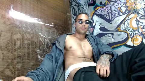 Snapshot of bbc_monster1 chatting on March 8, 2:51 pm Justin online show from March 8, 2:51 pm