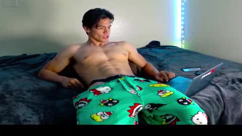 unknown online show from December 5, 5:28 am