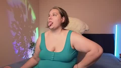 Love online show from June 21, 6:03 pm