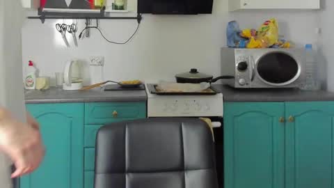 Zeus online show from December 6, 8:12 pm