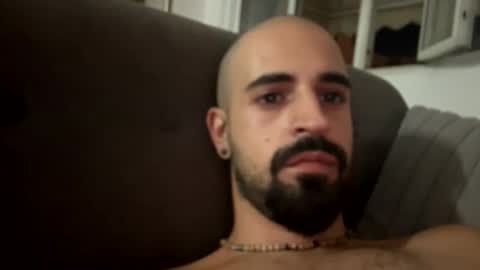 Snapshot of beardedbaldy_09 chatting on October 6, 9:32 pm Ask me online show from October 6, 9:32 pm