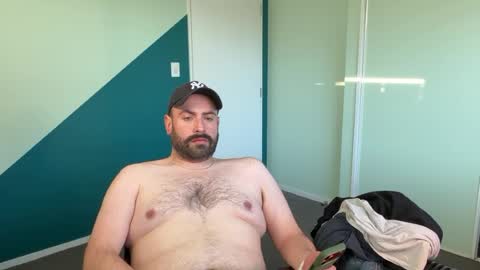 bearrrr online show from June 28, 2:51 am