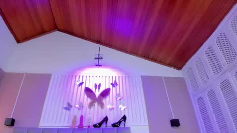 Chantall online show from February 10, 3:31 am