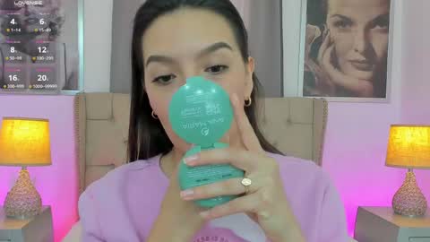 Ariana Reyes online show from June 9, 1:11 pm