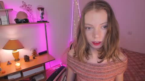 Snapshot of beautyeliise chatting on January 6, 9:08 am Eliise online show from January 6, 9:08 am