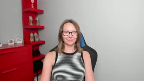 Zoe online show from July 17, 10:50 am