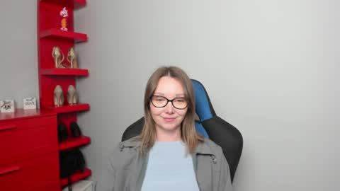 Zoe online show from June 12, 6:45 am