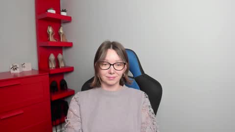 Zoe online show from December 5, 8:24 am