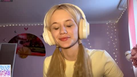 Melissa online show from February 11, 1:48 pm