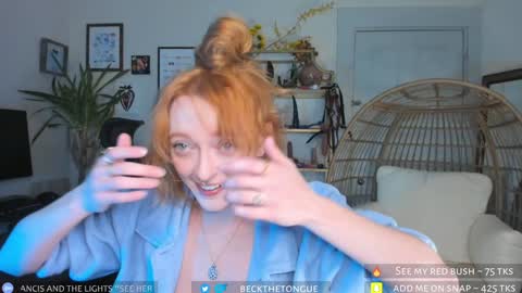 Snapshot of beckthetongue chatting on December 6, 11:08 pm Beck the tongue online show from December 6, 11:08 pm