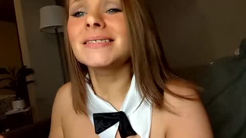 BECKY BOO  online show from June 14, 2:35 am