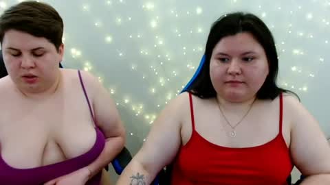 BeckyAndEllen online show from July 22, 11:45 am