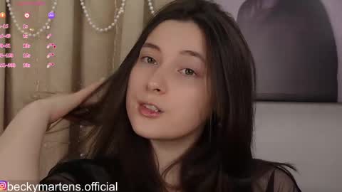 BeckyMartens come join me on    while im offline here  online show from April 29, 4:39 am