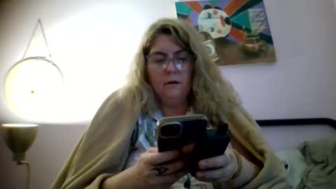 Snapshot of bedbandits chatting on October 18, 12:15 am Bedbandits69 online show from October 18, 12:15 am