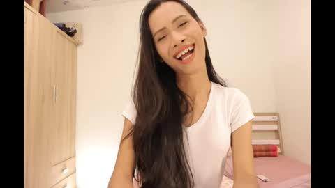 Snapshot of bee_thai chatting on October 22, 12:14 am bee_thai online show from October 22, 12:14 am