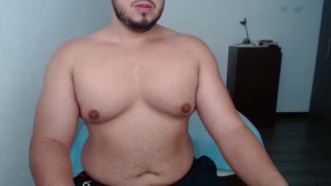 Snapshot of beefypecs_10 chatting on October 20, 8:47 pm Criss2fer online show from October 20, 8:47 pm