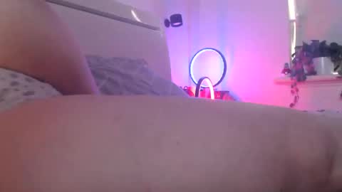 Snapshot of beeinmedeep chatting on December 5, 9:33 pm beeinmedeep online show from December 5, 9:33 pm