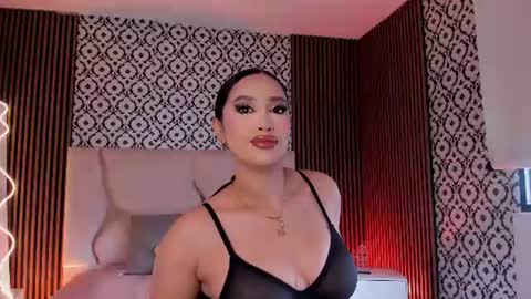 BELLA online show from June 16, 1:04 pm
