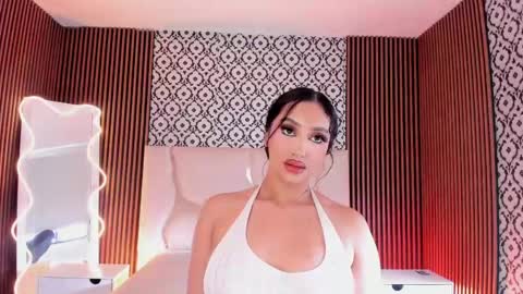 BELLA online show from June 4, 3:07 pm