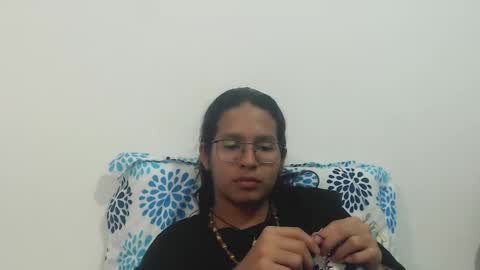 Snapshot of beentage chatting on December 6, 4:19 am Alex online show from December 6, 4:19 am