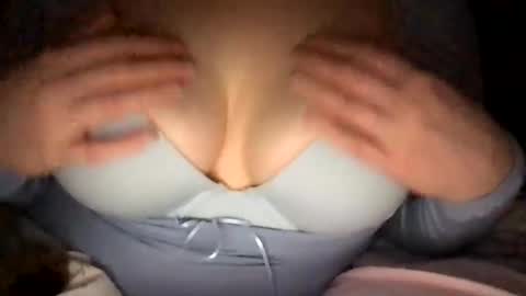 Bubbles online show from December 3, 1:36 am