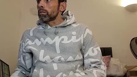 begbestuk online show from November 26, 11:34 pm