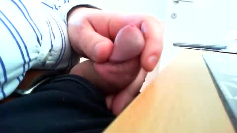 belgianfatcock online show from April 28, 7:34 am