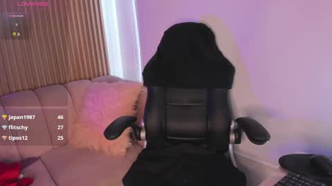 Bella online show from February 25, 6:01 pm