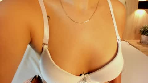 Bella cam online show from July 29, 7:03 pm