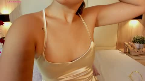 Bella cam online show from July 13, 7:17 pm