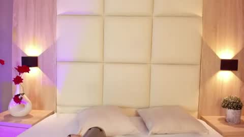 Bella cam online show from July 23, 7:11 pm