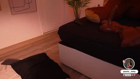    online show from September 30, 3:11 pm