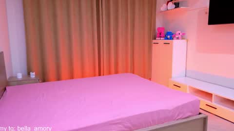 Bella online show from November 21, 8:18 pm