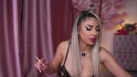 Emma  Bella online show from May 2, 10:15 pm