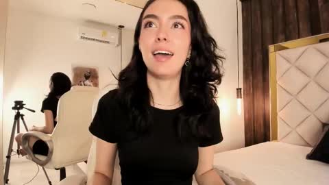 bella_nova__ online show from March 17, 8:47 pm