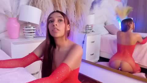 bella_peach_ online show from July 25, 4:21 am